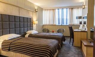 Отель Cosmopolitan Hotel & Wellness Русе Двухместный номер с 2 отдельными кроватями-2